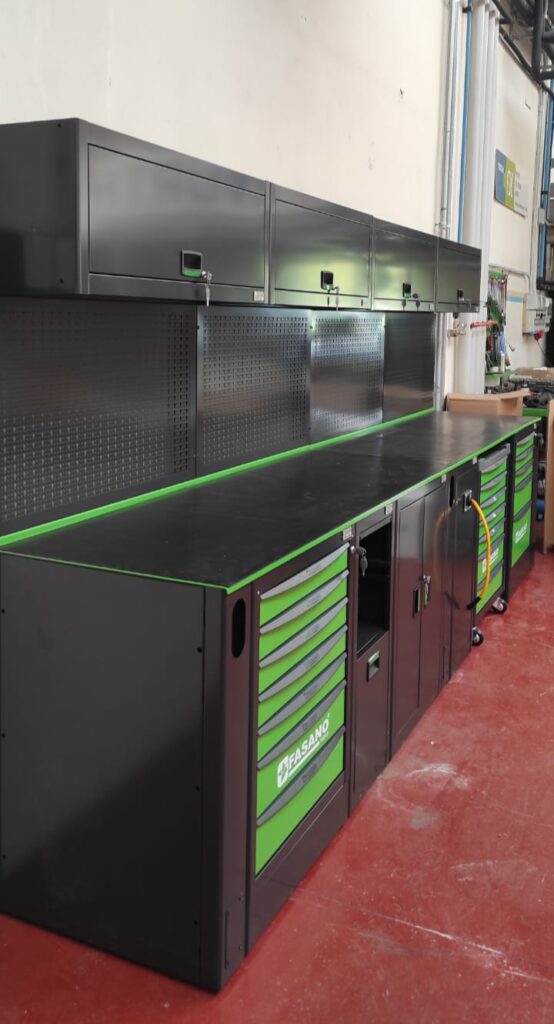 ALLESTIMENTO ATTREZZATURA  D’OFFICINA